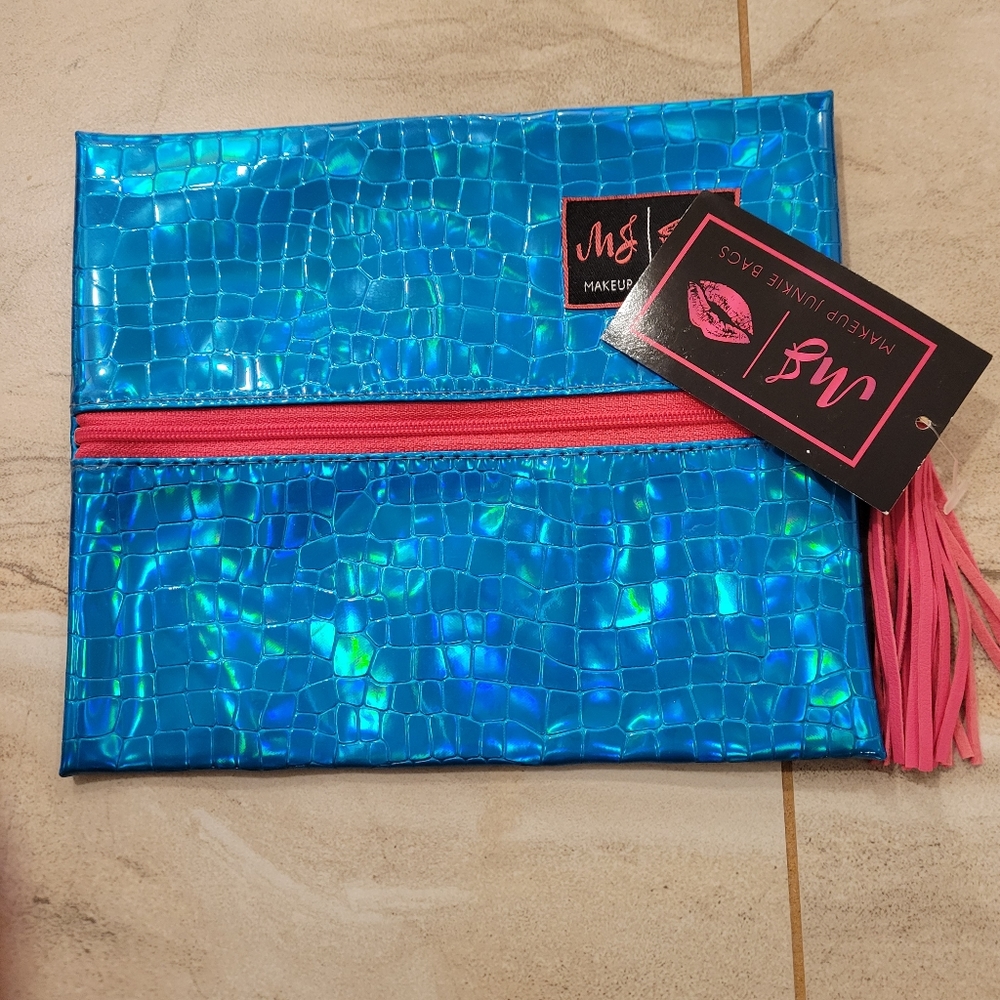 💗BNWT Makeup Junkie - small